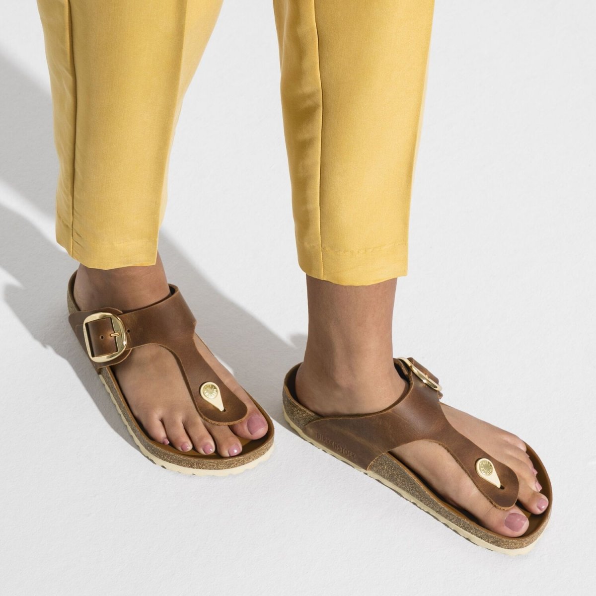 Birkenstock Women's Gizeh Big Buckle Cognac Leather - Tip Top