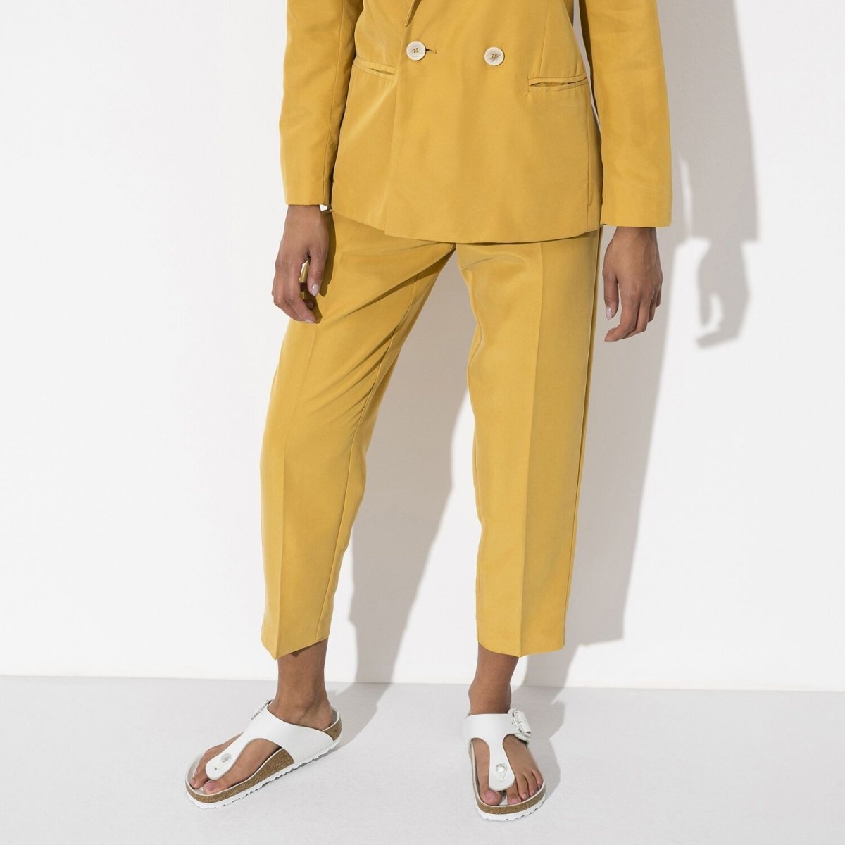 Birkenstock Women's Gizeh Big Buckle White Leather - 999227 - Tip Top Shoes of New York